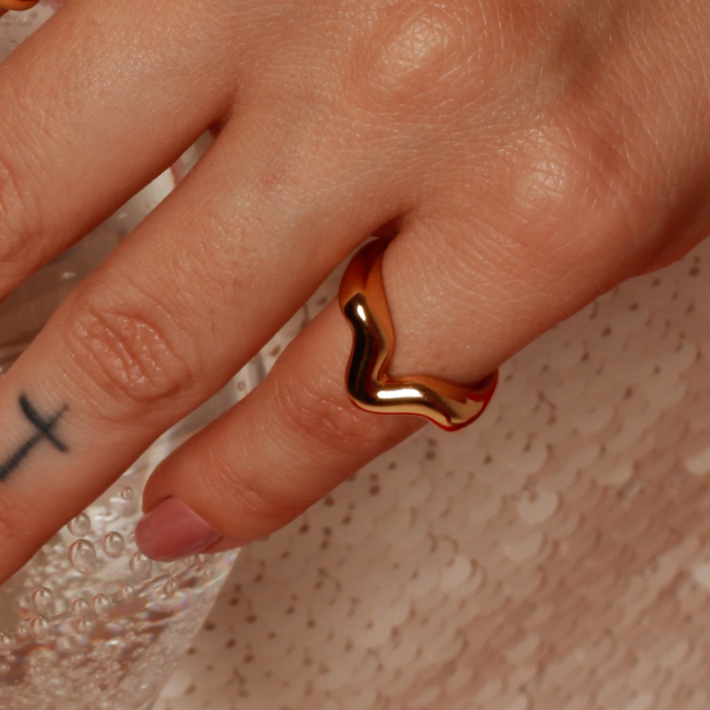 Anel Atemporal Minimalista Ouro